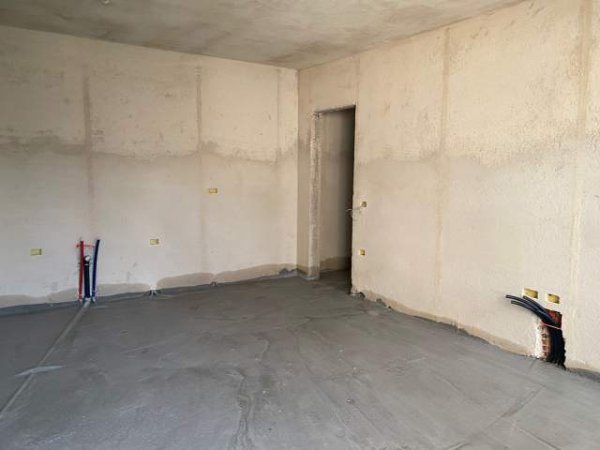 Tirane, shes apartament 2+1 Kati 3, 85 m² 140.000 Euro (Rruga e Dibres)