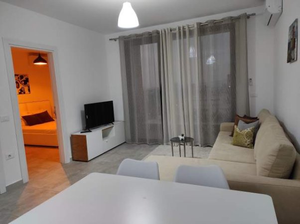 Tirane, jap me qera apartament 1+1+BLK Kati 6, 64 m² 400 Euro (Kongresi I Manastirit)