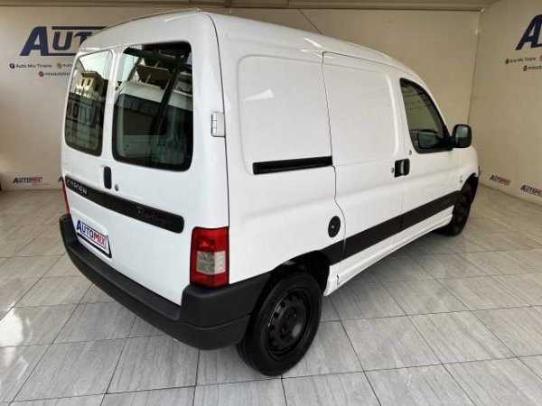 Tirane, shes makine karavan Citroen berlingo Viti 2008, 3.990 Euro