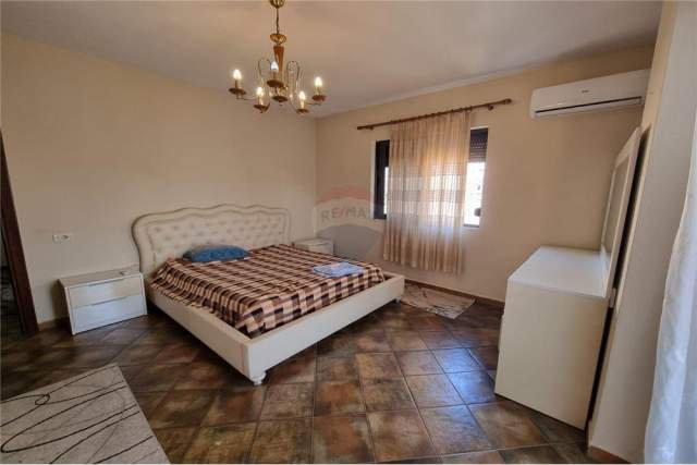 Tirane, jepet me qera apartament 2+1+BLK Kati 3, 110 m² 400 Euro (Ali Demi)