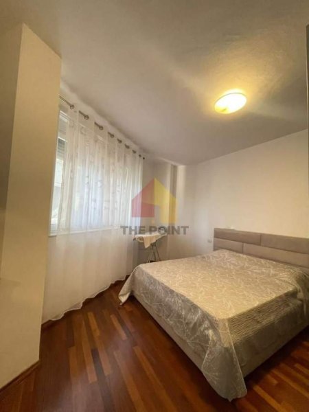 Tirane, jepet me qera apartament duplex Dublex Kati 2, 850 m² 850 Euro (Kodra e Diellit)
