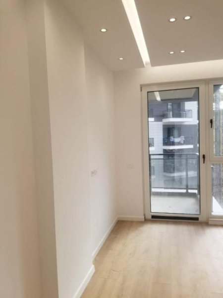 Tirane, jepet me qera zyre Kati 6, 108 m² 1.000 Euro (Rruga e Kosovareve)