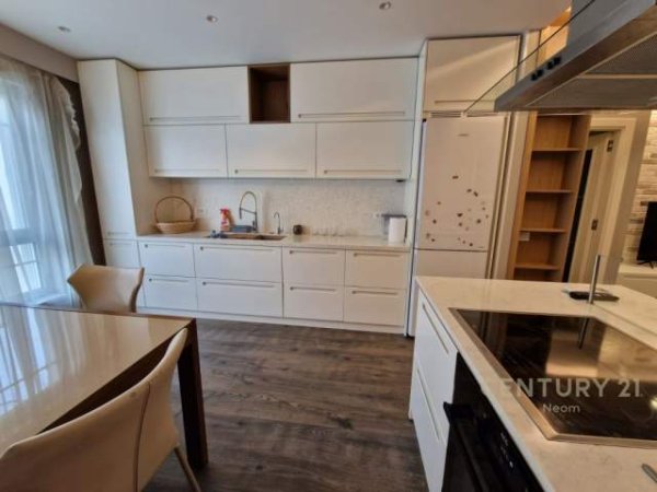 Tirane, jepet me qera apartament 86 m² 700 Euro (Kompleksi Kontakt)