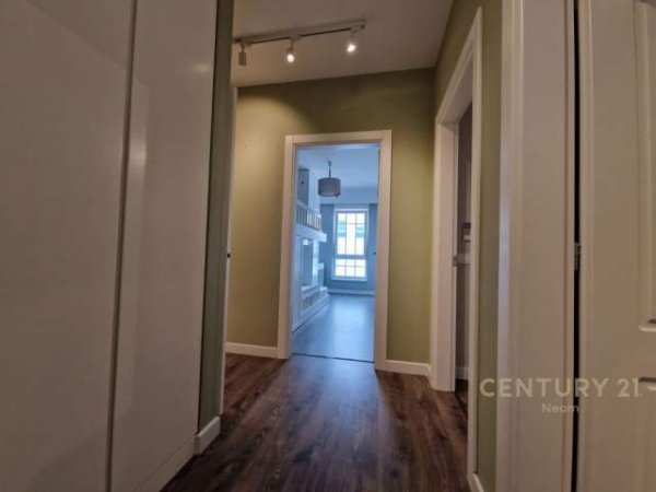 Tirane, jepet me qera apartament 86 m² 700 Euro (Kompleksi Kontakt)