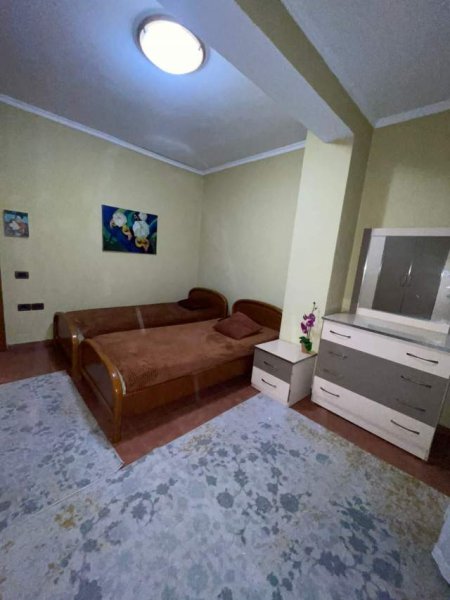 Tirane, jepet me qera apartament 1+1 Kati 2, 66 m² 450 Euro (Siri Kodra)