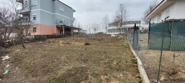 Tirane, shes toke 400 m² 50.000 Euro (Sauk)