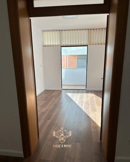 Durres, jap me qera zyre Kati 3, 86 m² 650 Euro (Flagship Center , Rruge Kryesore)