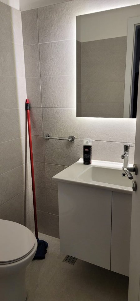 Tirane, jepet me qera apartament 2+1+BLK Kati 2, 95 m² 450 Euro (Rruga Ali Demi)