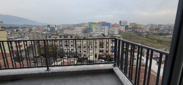Tirane, jepet me qera apartament 2+1+BLK Kati 2, 95 m² 450 Euro (Rruga Ali Demi)