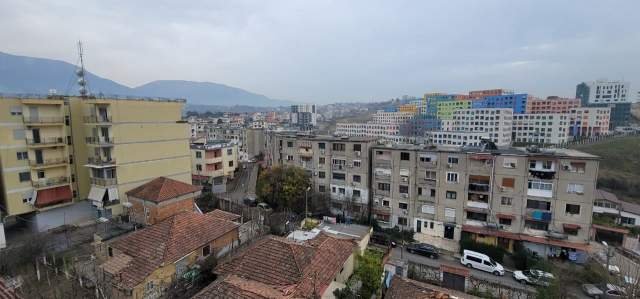 Tirane, jepet me qera apartament 2+1+BLK Kati 2, 95 m² 450 Euro (Rruga Ali Demi)