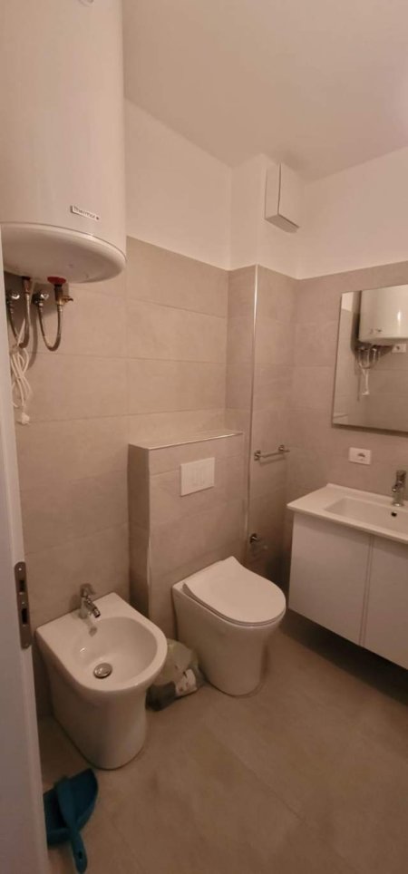 Tirane, jepet me qera apartament 2+1+BLK Kati 3, 98 m² 450 Euro (Rruga Ali Demi)