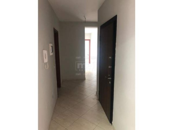 Tirane, jepet me qera zyre Kati 7, 97 m² 450 Euro