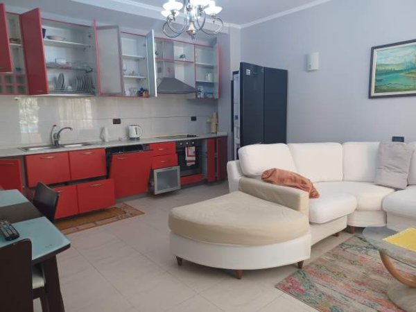 Tirane, jepet me qera apartament 2+1+A+BLK Kati 2, 750 Euro (BULEVARDI ZOGU I 1)