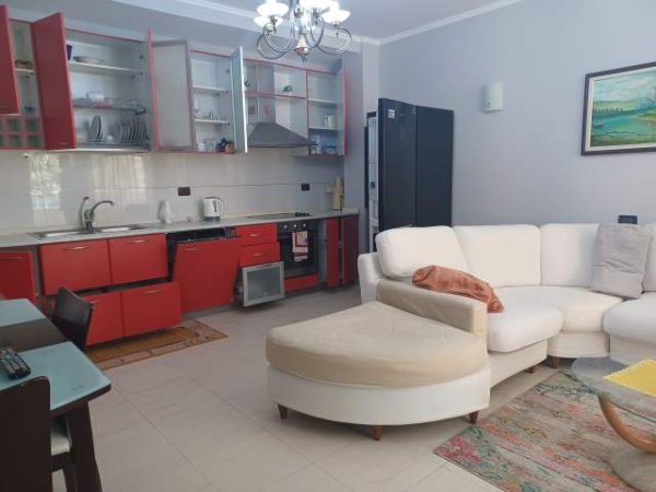 Tirane, jepet me qera apartament 2+1+A+BLK Kati 2, 650 Euro (BULEVARDI ZOGU I 1)