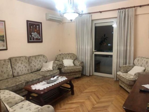 Tirane, jap me qera apartament 2+1 Kati 3, 75 m² 450 Euro (pazari i ri)