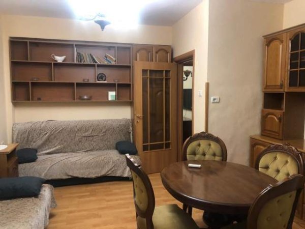 Tirane, jap me qera apartament 2+1 Kati 3, 75 m² 450 Euro (pazari i ri)