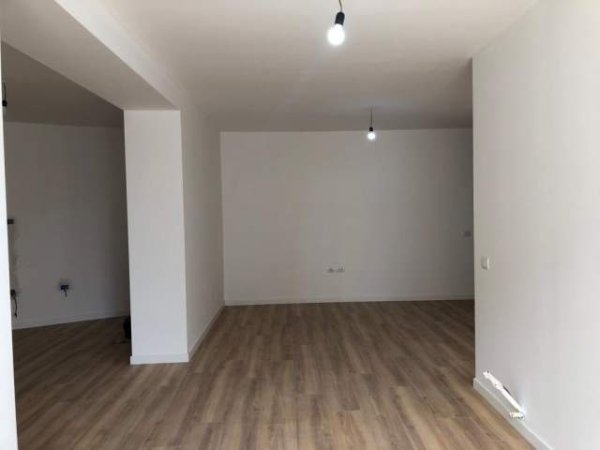 Tirane, jepet me qera apartament 1+1 Kati 3, 76 m² 300 Euro (Fusha e Aviacionit)