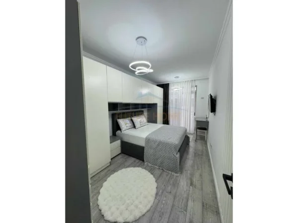 Tirane, shes apartament 2+1+Ballkon Kati 7, 84 m² 133.000 € (Unaza e Re)