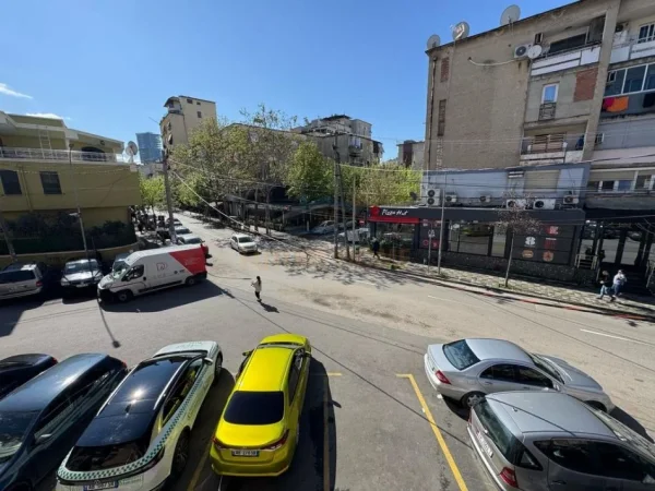 Tirane, shitet apartament 2+1+Ballkon Kati 2, 72 m² 150.000 € (Mine Peza)