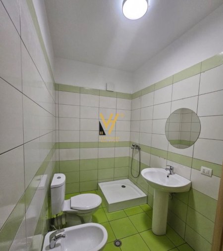 Tirane, jepet me qera apartament 2+1+Ballkon Kati 7, 100 m² 400 € (ASTIR)