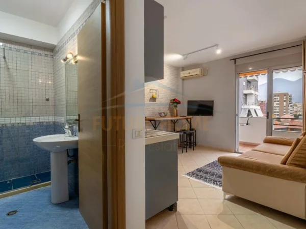 Tirane, shes apartament 1+1+Ballkon Kati 5, 59 m² 132.000 € (Pazari i Ri)