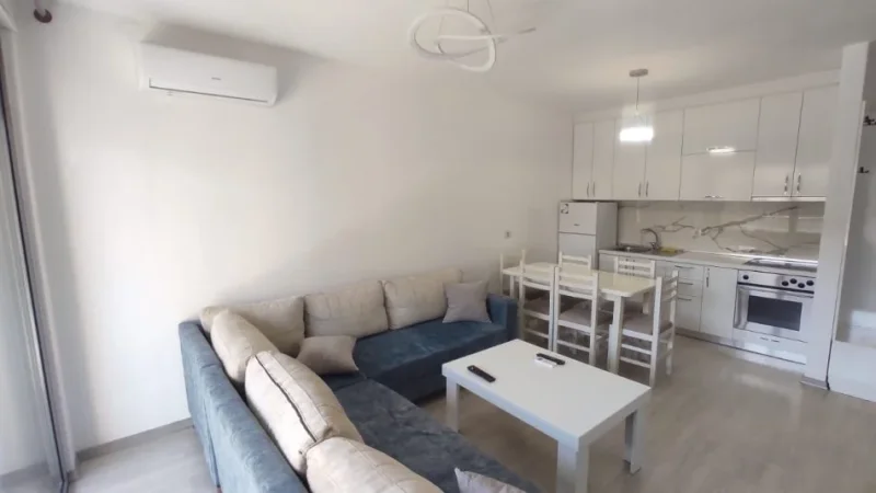 Tirane, jepet me qera apartament 1+1+Ballkon Kati 2, 65 m² 500 € (don bosko)