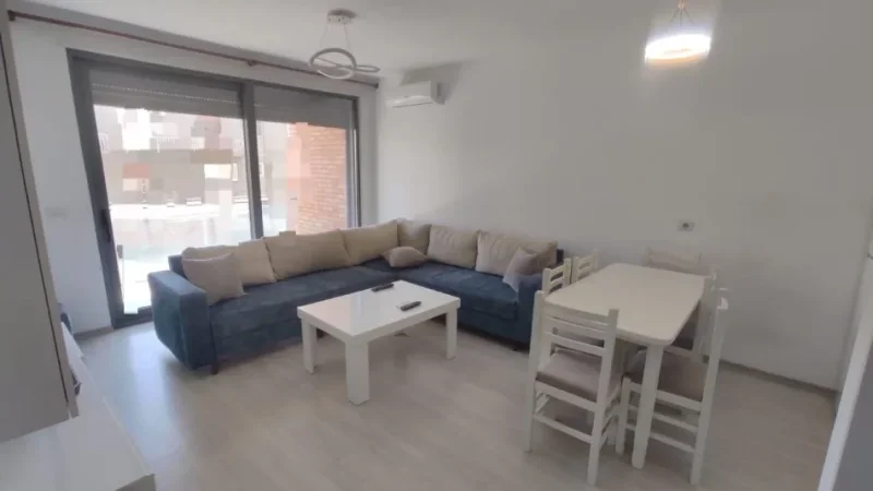 Tirane, jepet me qera apartament 1+1+Ballkon Kati 2, 65 m² 500 € (don bosko)