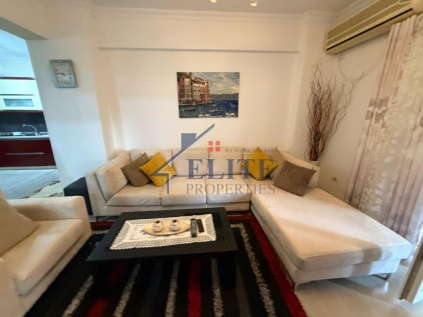 Tirane, jepet me qera apartament 2+1+Ballkon Kati 6, 95 m² 600 € (Laprake)