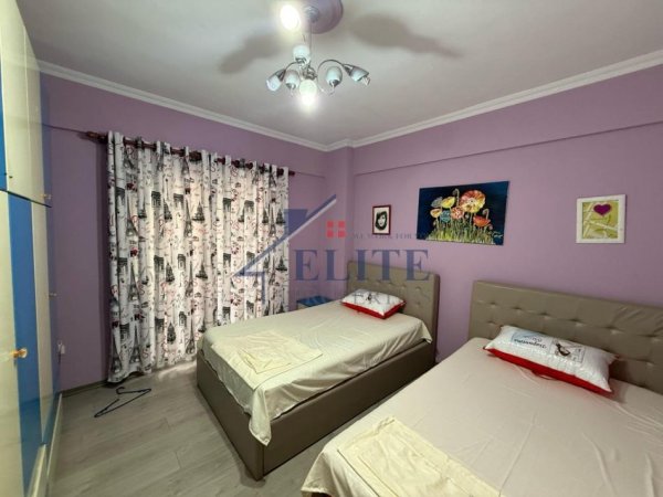 Tirane, jepet me qera apartament 2+1+Ballkon Kati 6, 95 m² 600 € (Laprake)