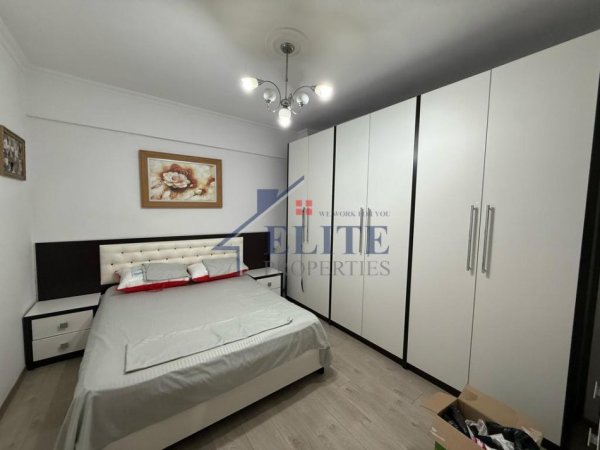 Tirane, jepet me qera apartament 2+1+Ballkon Kati 6, 95 m² 600 € (Laprake)