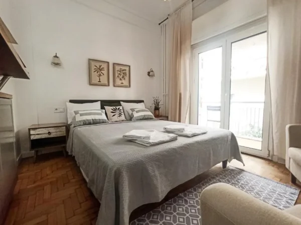 Tirane, jepet me qera apartament 1+1+Ballkon Kati 1, 68 m² 600 € (pazari i ri)