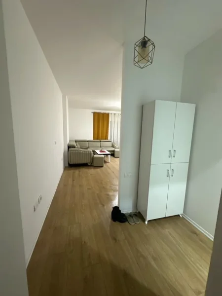Tirane, jepet me qera apartament 2+1+2 Kati 4, 145 m² 600 € (Zogu i zi)