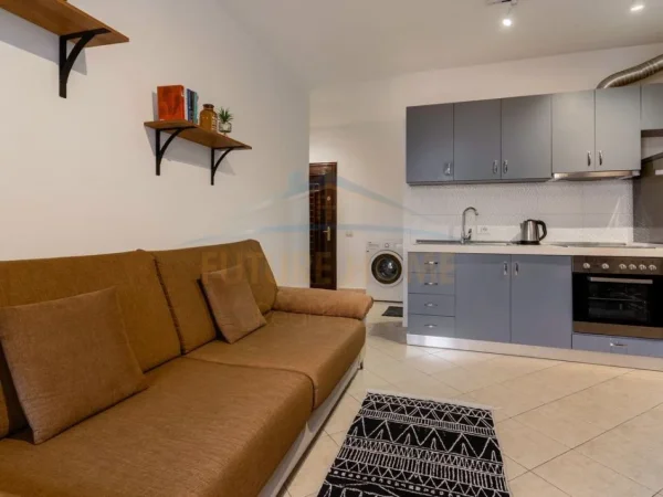 Tirane, shitet apartament 1+1 Kati 5, 59 m² 132.000 € (Pazari i Ri)