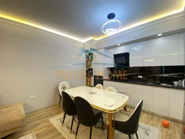 Tirane, shitet apartament 3+1+Ballkon Kati 6, 147 m² 260.000 € (GREEN CITY, UNAZA E RE)