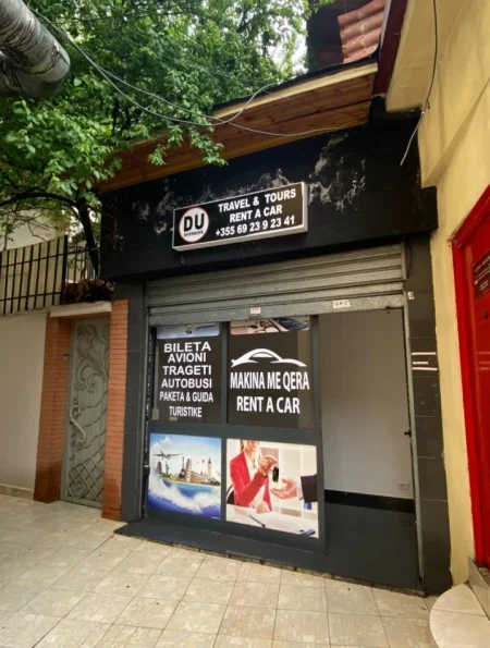 Tirane, jap me qera dyqan Kati 0, 7 m² 200 € (Rruga e Durrësit)