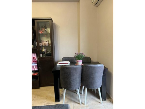 Tirane, jepet me qera apartament 1+1 Kati 6, 63 m² 600 € (rruga e dibres)