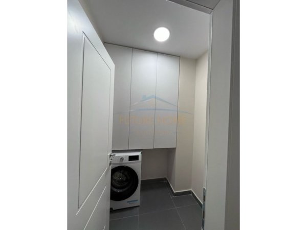 Tirane, jepet me qera apartament 2+1 Kati 5, 130 m² 2.200 € (Lake View)
