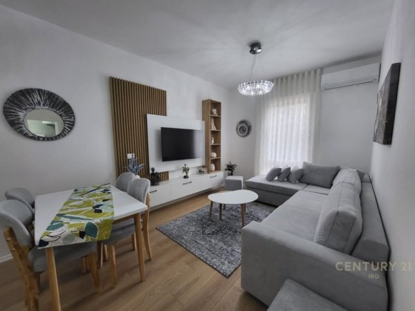 Tirane, jepet me qera apartament 1+1 Kati 1, 51 m² 540 € (xhamllik)