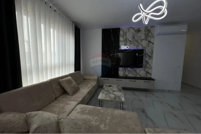 Tirane, jepet me qera apartament 2+1 Kati 4, 100 m² 800 € (Rr. Don Bosko)