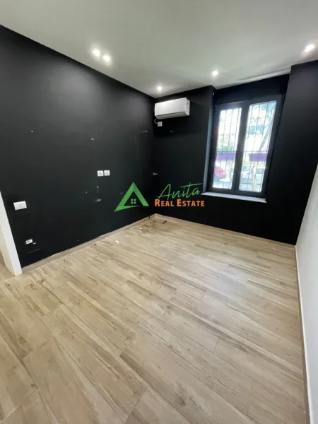 Tirane, jepet me qera ambjent biznesi Kati 1, 50 m²  70 000 Leke (Stadiumi Dinamo)