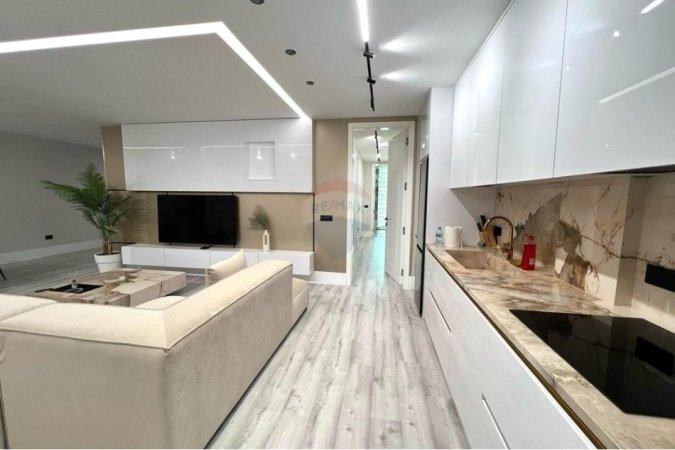 Tirane, jepet me qera apartament 2+1 Kati 7, 135 m² 2.000 € (Rr. Ismail Qemali)