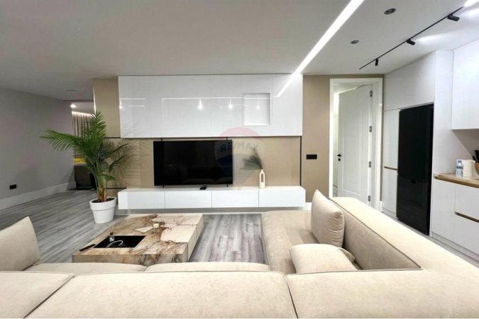 Tirane, jepet me qera apartament 2+1 Kati 7, 135 m² 2.000 € (Rr. Ismail Qemali)