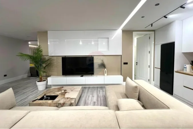 Tirane, jepet me qera apartament 2+1 Kati 7, 135 m² 2.000 € (Rr. Ismail Qemali)