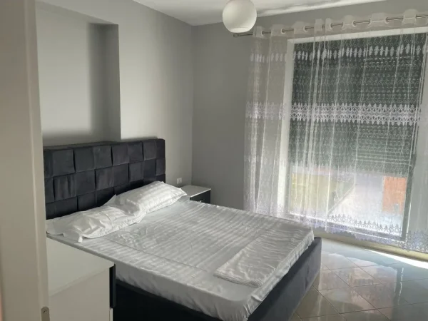Tirane, jepet me qera apartament 1+1+Aneks+Ballkon Kati 2, 70 m² 600 € (kompleksi delijorgji)