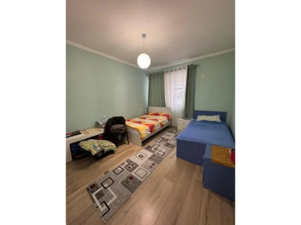 Tirane, shes apartament 3+1+Ballkon Kati 2, 110 m² 230.000 € (Kopshti Botanik)