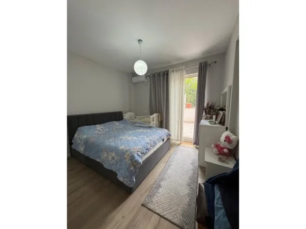 Tirane, shes apartament 3+1+Ballkon Kati 2, 110 m² 230.000 € (Kopshti Botanik)