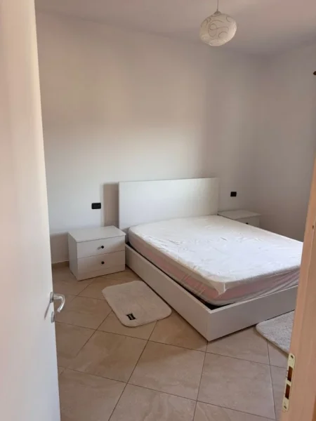 Tirane, jepet me qera apartament 2+1+Ballkon Kati 2, 100 m² 450 € (Sauk, prane Alpetit)