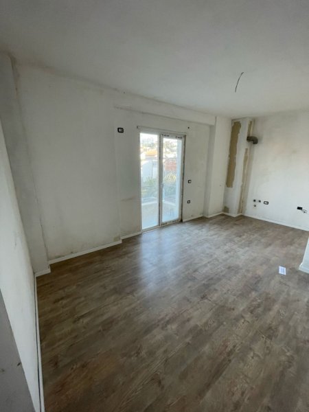 Tirane, jepet me qera apartament 1+1+Aneks+Ballkon Kati 2, 49 m² 400 € (selite)
