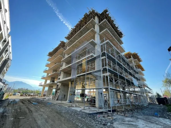 Tirane, shes apartament 2+1+Ballkon Kati 4, 111 m² 86.736 € (Bulevardi Nene Tereza-Kamez)