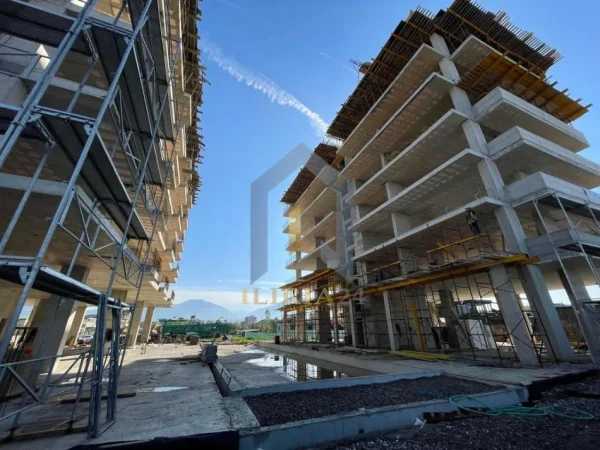 Tirane, shes apartament 2+1+Ballkon Kati 4, 111 m² 86.736 € (Bulevardi Nene Tereza-Kamez)